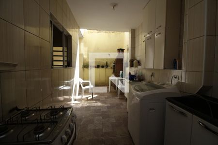 Casa à venda com 300m², 3 quartos e 3 vagasÁrea de Serviço