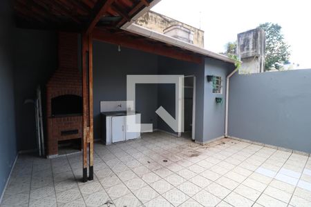 Casa para alugar com 85m², 2 quartos e sem vagaQuintal