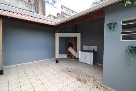 Casa para alugar com 85m², 2 quartos e sem vagaQuintal