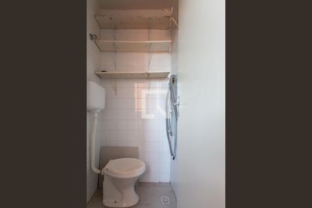 Apartamento à venda com 84m², 3 quartos e 1 vaga Apartamento à venda com 84m², 3 quartos e 1 vagaBanheiro de Serviço