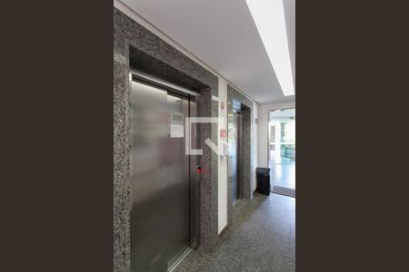 Apartamento à venda com 84m², 3 quartos e 1 vaga Apartamento à venda com 84m², 3 quartos e 1 vagaElevador