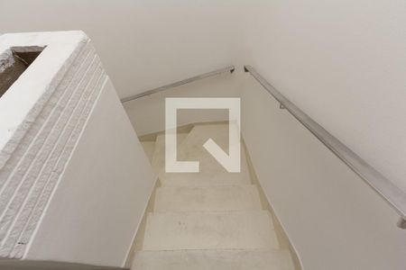 Casa para alugar com 300m², 4 quartos e 4 vagasEscada