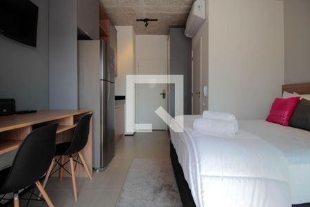 Sala / Quarto de kitnet/studio à venda com 1 quarto, 24m² em Cerqueira César, São Paulo