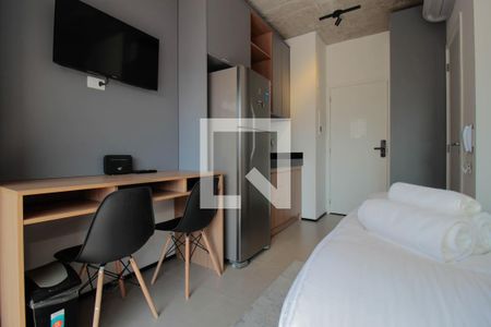 Sala / Quarto de kitnet/studio à venda com 1 quarto, 24m² em Cerqueira César, São Paulo