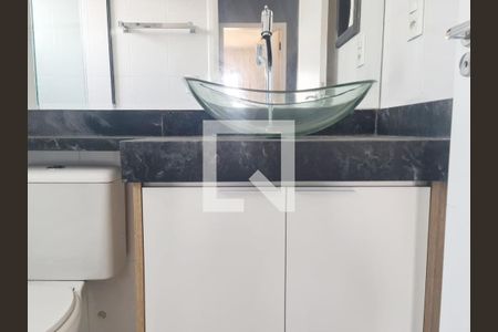 Apartamento à venda com 57m², 2 quartos e 2 vagasBanheiro social