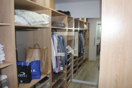 Apartamento à venda com 324m², 3 quartos e 2 vagasCloset da suíte 1