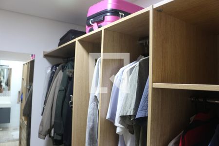 Apartamento à venda com 324m², 3 quartos e 2 vagasCloset da suíte 1