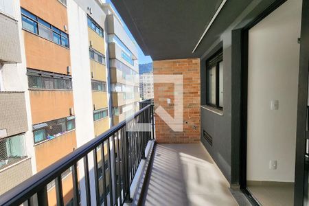 Apartamento à venda com 85m², 2 quartos e 1 vagaVaranda