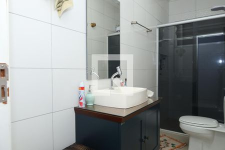 Casa à venda com 170m², 3 quartos e 2 vagasBanheiro