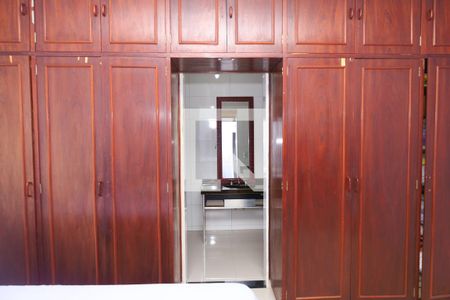 Casa à venda com 170m², 3 quartos e 2 vagasQuarto 3