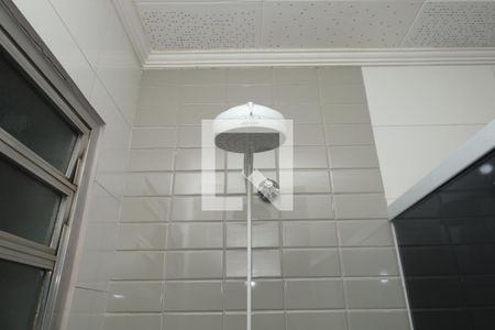 Casa à venda com 170m², 3 quartos e 2 vagasBanheiro