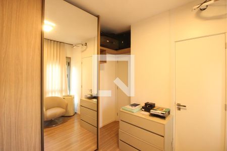 Apartamento à venda com 146m², 4 quartos e 3 vagasQuarto 4