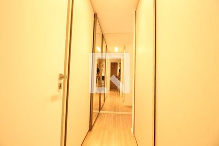 Apartamento à venda com 146m², 4 quartos e 3 vagasCloset