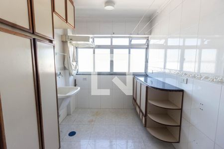 Apartamento à venda com 140m², 4 quartos e 2 vagas Apartamento à venda com 140m², 4 quartos e 2 vagasÁrea de serviço