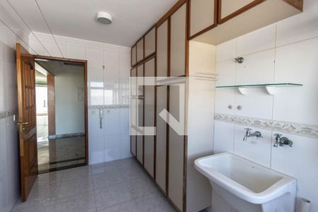 Apartamento à venda com 140m², 4 quartos e 2 vagas Apartamento à venda com 140m², 4 quartos e 2 vagasÁrea de serviço