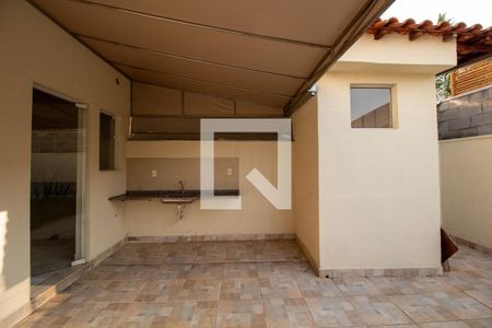 Casa de condomínio para alugar com 180m², 3 quartos e 4 vagasQuintal
