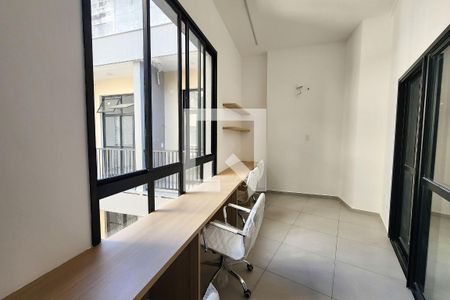 Apartamento à venda com 32m², 1 quarto e sem vagaÁrea Comum - Cowork