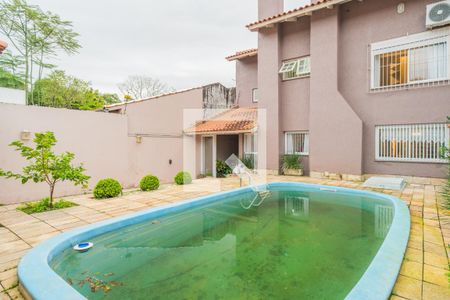 Casa à venda com 230m², 4 quartos e 2 vagasPiscina