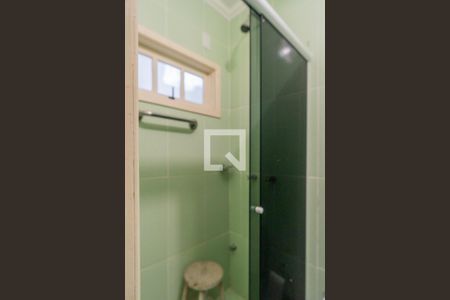 Casa à venda com 230m², 4 quartos e 2 vagasBanheiro - casa fundos