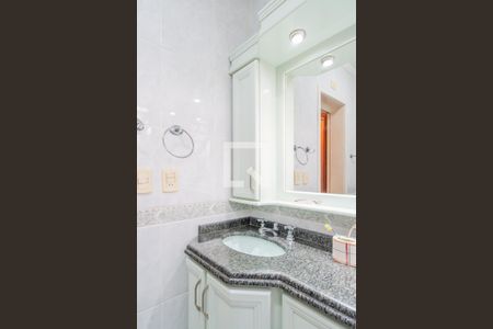 Casa à venda com 230m², 4 quartos e 2 vagasBanheiro da Suíte 4