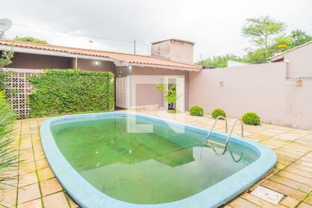 Casa à venda com 230m², 4 quartos e 2 vagasPiscina
