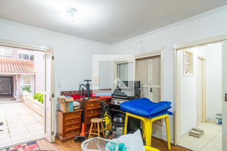 Casa à venda com 230m², 4 quartos e 2 vagasSala/Quarto - casa fundos