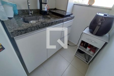 Cozinha de kitnet/studio para alugar com 1 quarto, 28m² em Boa Vista, Curitiba