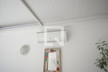 Casa de condomínio à venda com 250m², 4 quartos e 2 vagasChurrasqueira