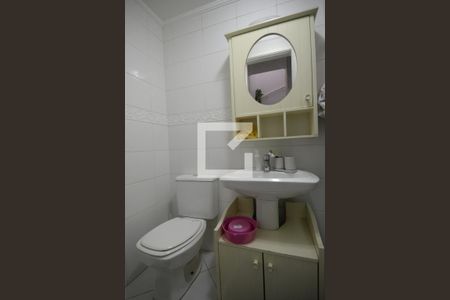 Casa de condomínio à venda com 250m², 4 quartos e 2 vagasLavabo