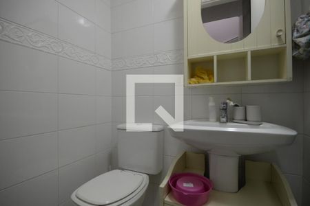 Casa de condomínio à venda com 250m², 4 quartos e 2 vagasLavabo