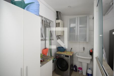 Casa de condomínio à venda com 250m², 4 quartos e 2 vagasÁrea de Serviço