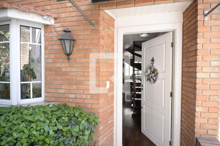 Casa de condomínio à venda com 250m², 4 quartos e 2 vagasFachada