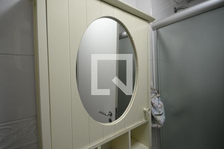 Casa de condomínio à venda com 250m², 4 quartos e 2 vagasLavabo