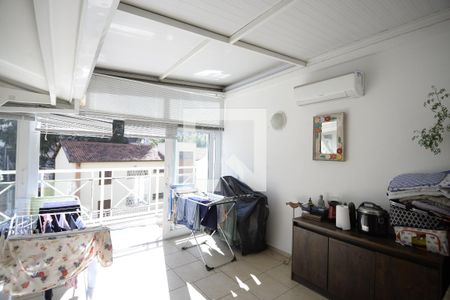 Casa de condomínio à venda com 250m², 4 quartos e 2 vagasChurrasqueira