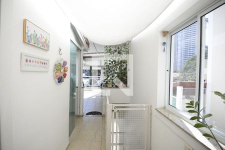 Casa de condomínio à venda com 250m², 4 quartos e 2 vagasÁrea de Serviço