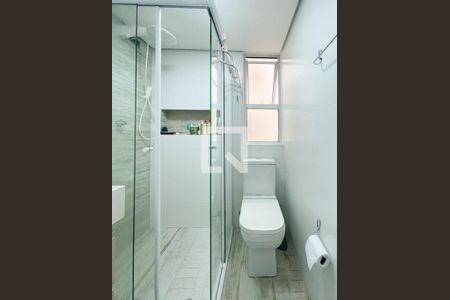 Apartamento à venda com 73m², 3 quartos e 1 vaga Apartamento à venda com 73m², 3 quartos e 1 vagaBanheiro Social
