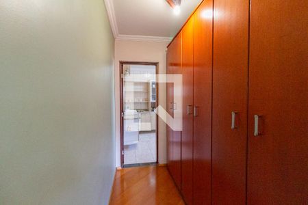 Casa para alugar com 299m², 4 quartos e 6 vagasSuíte