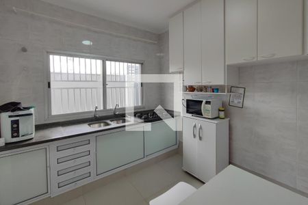 Casa à venda com 164m², 3 quartos e 2 vagas Casa à venda com 164m², 3 quartos e 2 vagasCozinha