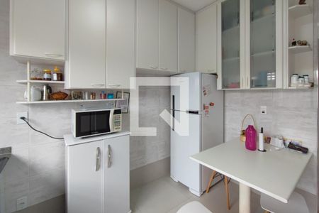 Casa à venda com 164m², 3 quartos e 2 vagas Casa à venda com 164m², 3 quartos e 2 vagasCozinha