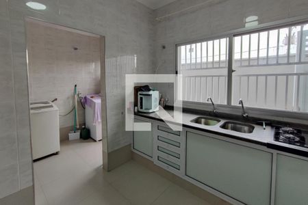 Casa à venda com 164m², 3 quartos e 2 vagas Casa à venda com 164m², 3 quartos e 2 vagasCozinha