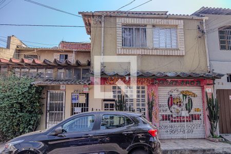 Casa para alugar com 30m², 1 quarto e sem vaga Casa para alugar com 30m², 1 quarto e sem vagaFachada