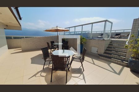 Apartamento para alugar com 71m², 2 quartos e 1 vaga Apartamento para alugar com 71m², 2 quartos e 1 vagaDeck da piscina