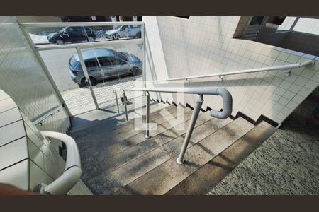 Apartamento para alugar com 71m², 2 quartos e 1 vaga Apartamento para alugar com 71m², 2 quartos e 1 vagaEscada