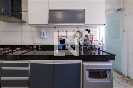 Apartamento à venda com 245m², 4 quartos e 4 vagasCozinha