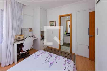 Apartamento à venda com 245m², 4 quartos e 4 vagasSuíte 1