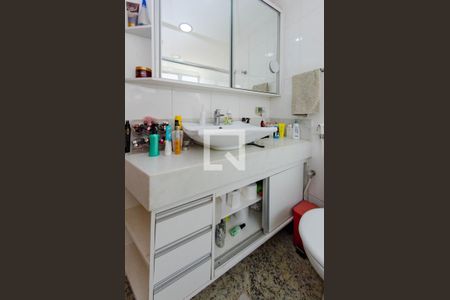 Apartamento à venda com 245m², 4 quartos e 4 vagasBanheiro suíte 4