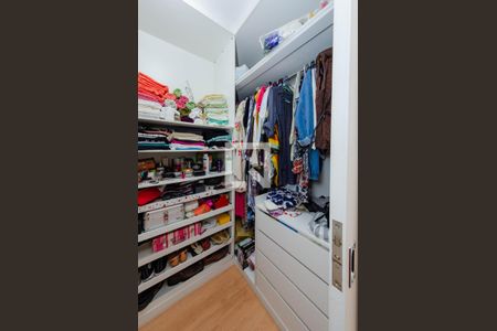 Apartamento à venda com 245m², 4 quartos e 4 vagasCloset