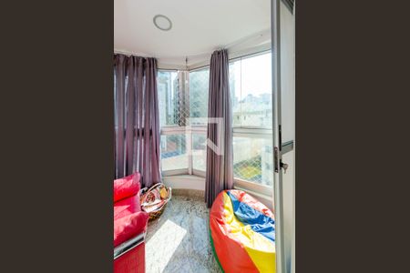 Apartamento à venda com 245m², 4 quartos e 4 vagasVaranda