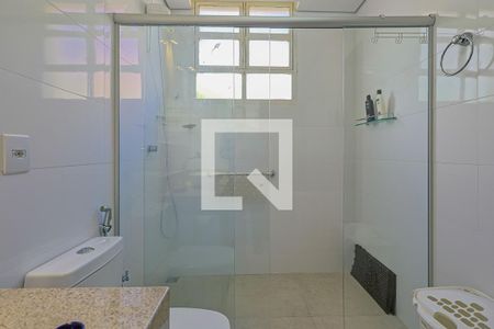 Casa à venda com 497m², 5 quartos e 6 vagasBanheiro - Quarto 3