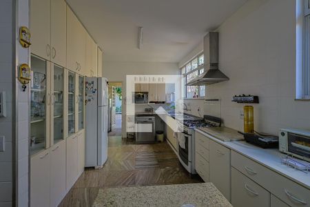 Casa à venda com 497m², 5 quartos e 6 vagasCozinha